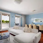 Nakic דירה *